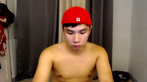 Snapshot of urasian_hardcockxx chatting on 2, 12, 2024 milly online show from 2, 12, 2024