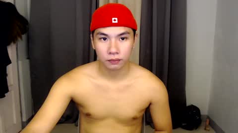 Snapshot of urasian_hardcockxx chatting on 4, 12, 2024 milly online show from 4, 12, 2024