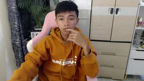 urasian_lloyd online show from 4, 2, 2026