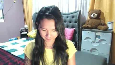 Snapshot of urasian_newra chatting on 20, 4, 2026 NEWRA ALLISON online show from 20, 4, 2026