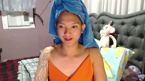 Snapshot of urasian_newra chatting on 3, 5, 2026 NEWRA ALLISON online show from 3, 5, 2026