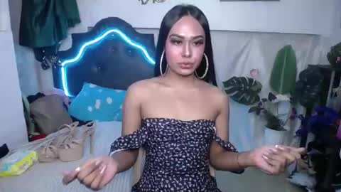 Snapshot of urasians_cummer chatting on 8, 1, 2025 Pau online show from 8, 1, 2025