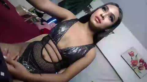 Snapshot of urasians_cummer chatting on 10, 1, 2025 Pau online show from 10, 1, 2025