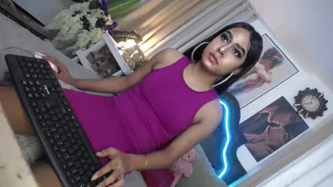 Snapshot of urasians_cummer chatting on 5, 2, 2025 Pau online show from 5, 2, 2025