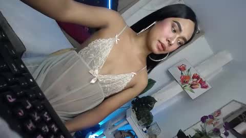 Snapshot of urasians_cummer chatting on 5, 3, 2025 Pau online show from 5, 3, 2025