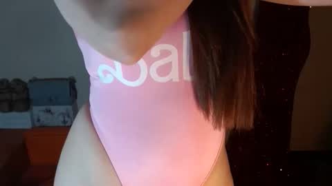 Snapshot of urbabyhot_gurl chatting on 12, 9, 2025 QUEEN ANGEL online show from 12, 9, 2025