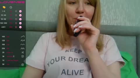 Snapshot of urbadkitty chatting on 28, 12, 2024 urbadkitty online show from 28, 12, 2024