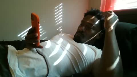 UrbanDicc online show from 5, 2, 2025