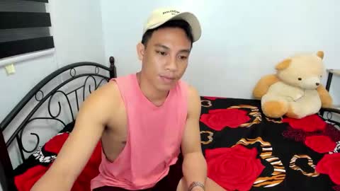 urfucker_vinz online show from 16, 4, 2026