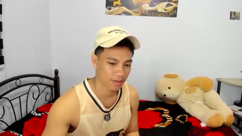 urfucker_vinz online show from 3, 5, 2026