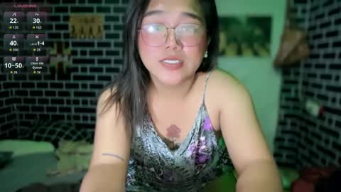 Snapshot of urgirl_dimple chatting on 9, 4, 2026 Dimple online show from 9, 4, 2026