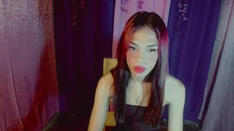 Snapshot of urgirl_leah chatting on 12, 9, 2025 Leah online show from 12, 9, 2025