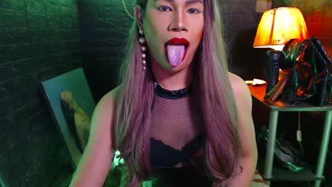 Snapshot of urhardcockqueenxxx chatting on 10, 12, 2024 queen norelle online show from 10, 12, 2024