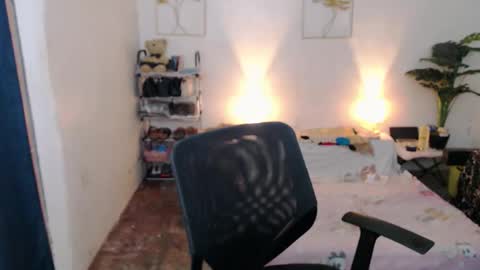 urhotguy_mark online show from 4, 11, 2025