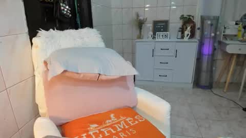 urhotmistress02 online show from 15, 1, 2026