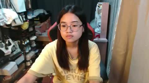 Snapshot of urlovelychinita chatting on 2, 10, 2025 urlovelychinita online show from 2, 10, 2025