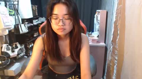 urlovelychinita online show from 13, 10, 2025