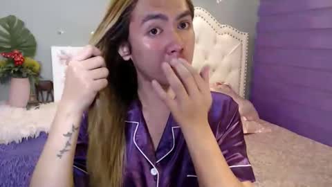 Snapshot of urlovelypinayxxx chatting on 26, 5, 2026 MIYA online show from 26, 5, 2026