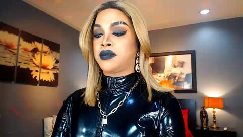 UrMajestyTyra online show from 12, 2, 2025