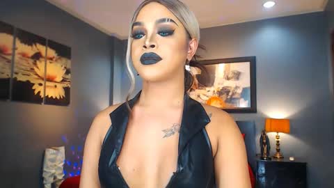 UrMajestyTyra online show from 21, 2, 2025