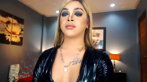 UrMajestyTyra online show from 22, 2, 2025