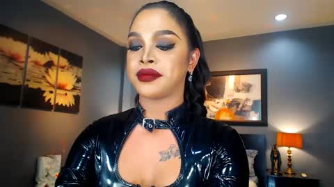 UrMajestyTyra online show from 28, 2, 2025