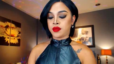 UrMajestyTyra online show from 15, 10, 2025