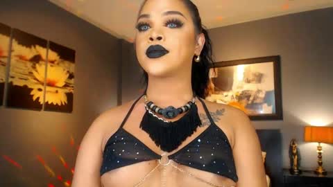 UrMajestyTyra online show from 28, 4, 2026