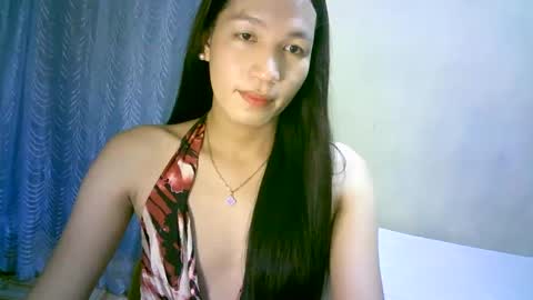 queen julia not into CHEAPGUY online show from 6, 12, 2024
