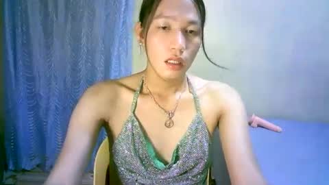 queen julia not into CHEAPGUY online show from 21, 12, 2024