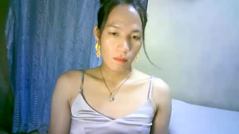 queen julia not into CHEAPGUY online show from 17, 2, 2025