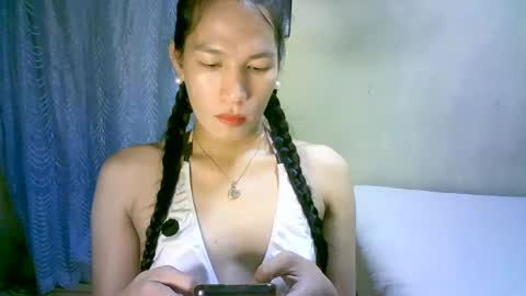 queen julia not into CHEAPGUY online show from 27, 2, 2025