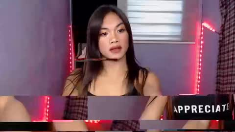 Snapshot of urprettyangel chatting on 5, 1, 2025 angel online show from 5, 1, 2025