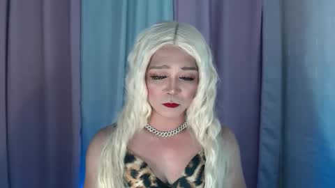 Snapshot of urqueen_cassandra chatting on 5, 10, 2025 BEA online show from 5, 10, 2025