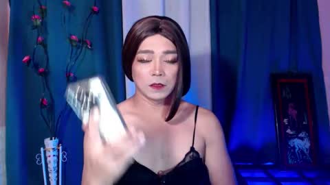 Snapshot of urqueen_cassandra chatting on 29, 10, 2025 BEA online show from 29, 10, 2025