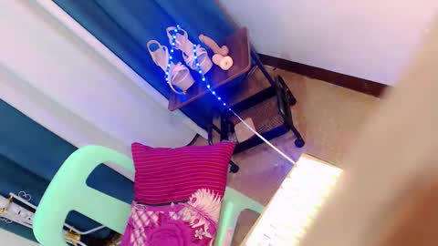 Snapshot of urqueen_cassandra chatting on 22, 11, 2025 BEA online show from 22, 11, 2025