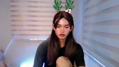 ursandra_xx online show from 23, 12, 2024