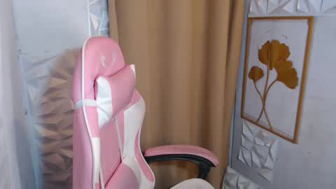 Snapshot of ursweetkittyxxx chatting on 2, 11, 2025 KITTY online show from 2, 11, 2025