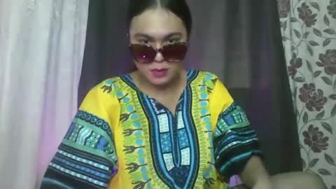 YOURGIRLCAMILLA online show from 9, 11, 2025