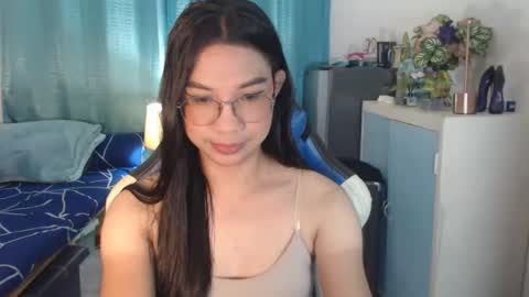 Snapshot of urwetasianprincessxx chatting on 5, 10, 2025 Ashley Kate Mateo Gray online show from 5, 10, 2025