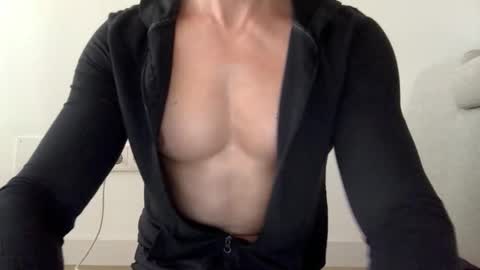 Snapshot of urxtoyboy chatting on 13, 4, 2026 urxtoyboy online show from 13, 4, 2026