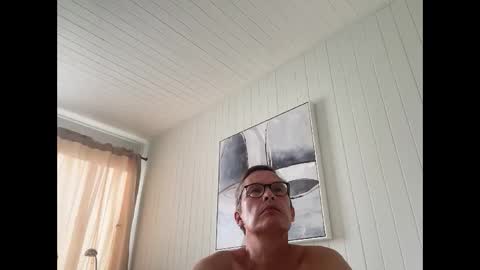 Snapshot of usablemale chatting on 6, 10, 2025 P online show from 6, 10, 2025