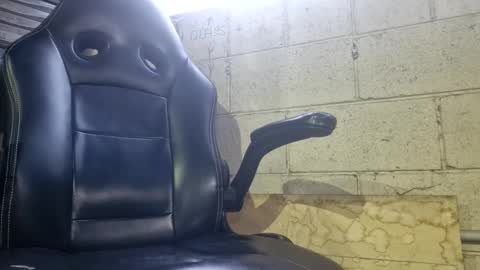 useme975 online show from 23, 12, 2024