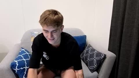 Snapshot of uwucutieboy chatting on 8, 10, 2025 me online show from 8, 10, 2025