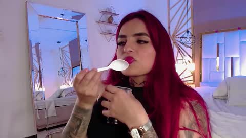 Snapshot of vaaleriee_miller_ chatting on 22, 10, 2025 valeriee miller online show from 22, 10, 2025