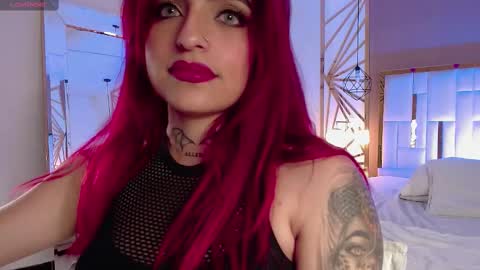 Snapshot of vaaleriee_miller_ chatting on 8, 11, 2025 valeriee miller online show from 8, 11, 2025