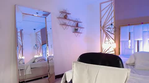 Snapshot of vaaleriee_miller_ chatting on 12, 11, 2025 valeriee miller online show from 12, 11, 2025