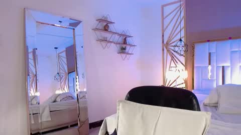 Snapshot of vaaleriee_miller_ chatting on 16, 11, 2025 valeriee miller online show from 16, 11, 2025