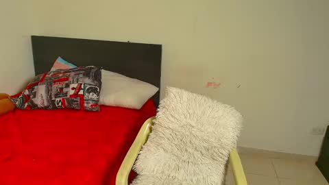 Snapshot of vaalerii_cutee chatting on 12, 11, 2025 valeri and markk online show from 12, 11, 2025