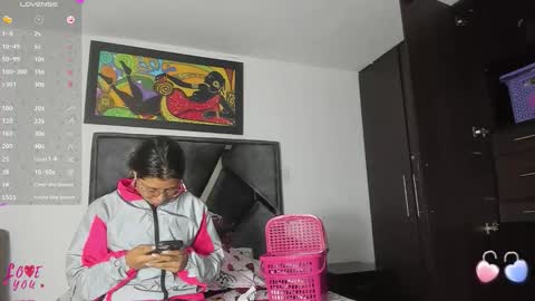 Vahiolet smith online show from 5, 11, 2025